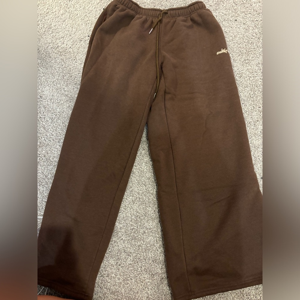 Edikted wide leg sweat pants Medium